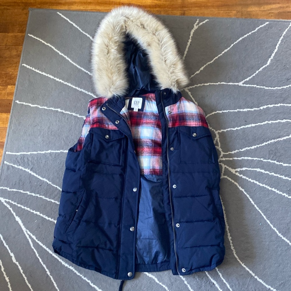 Gap Primaloft Vest - image 1